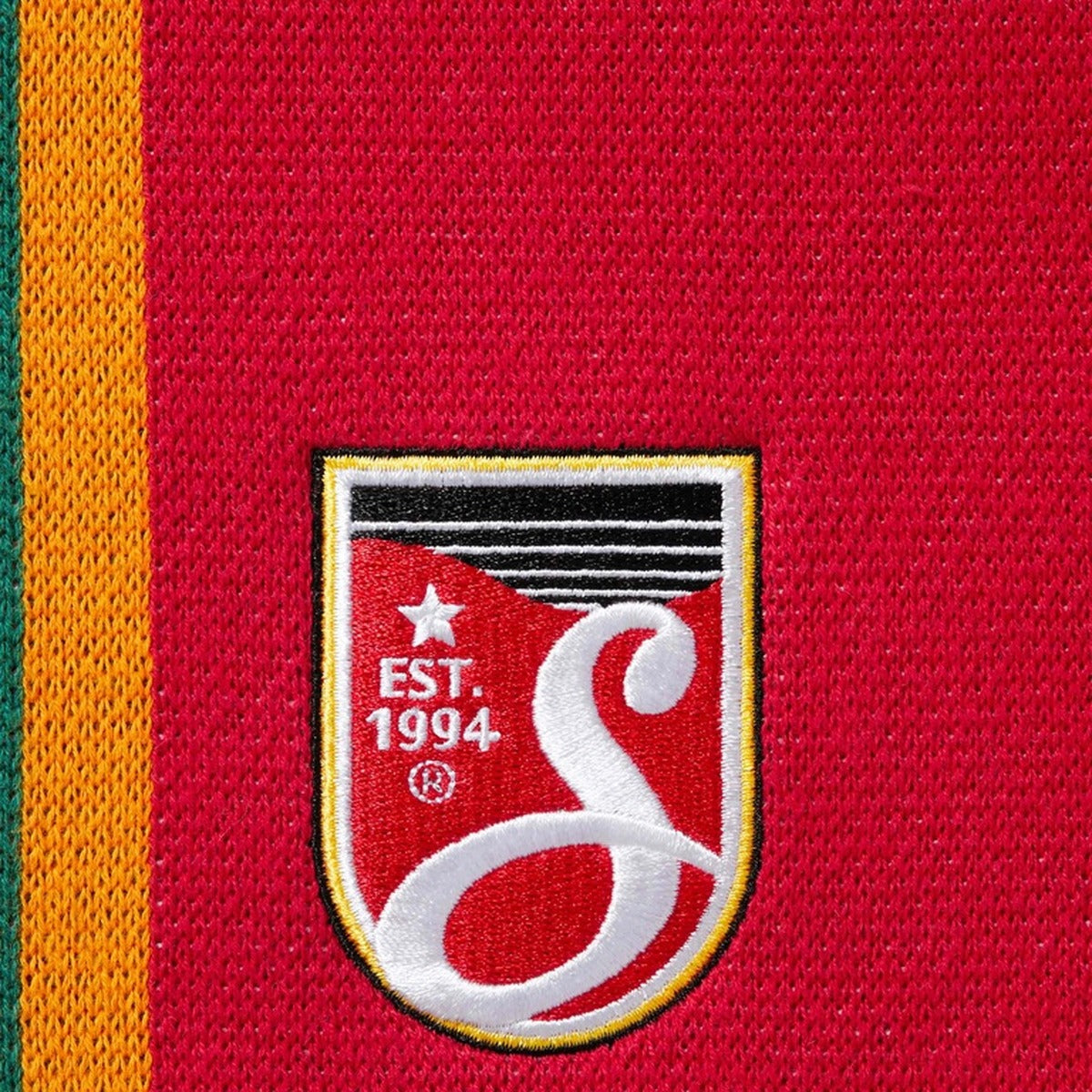 Short de football en maille Supreme x Umbro rouge (PE25)