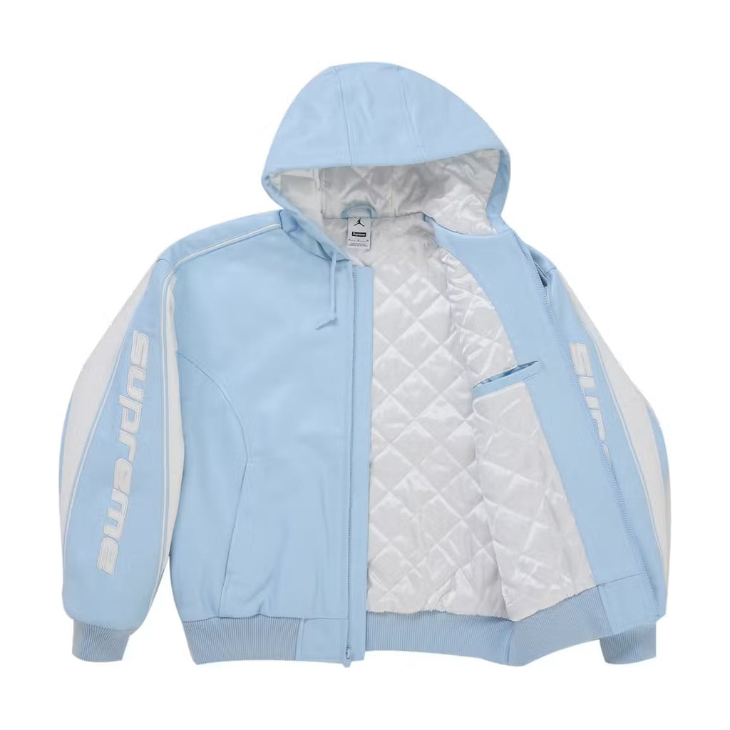 Veste en cuir à capuche Supreme x Jordan – Bleu céleste (PE26)